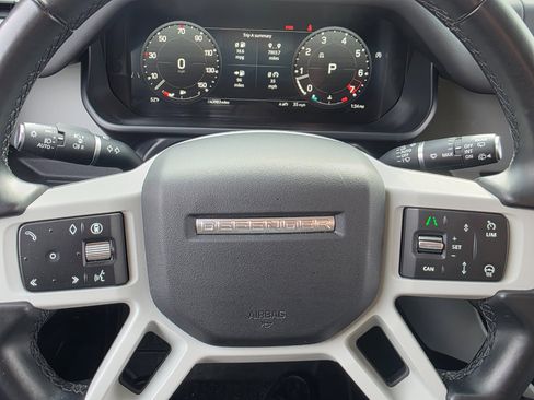 Used 2024 Land Rover Defender 110 S image 11
