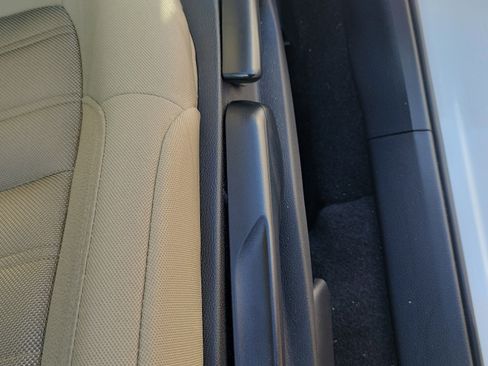 Used 2020 Honda CR-V LX image 21