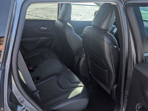Used 2019 Jeep Cherokee Limited AWD/4WD image 17