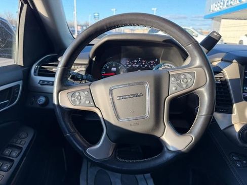 Used 2020 GMC Yukon Denali image 15