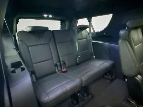 Used 2022 Chevrolet Suburban RST w/ Luxury Package AWD/4WD image 30