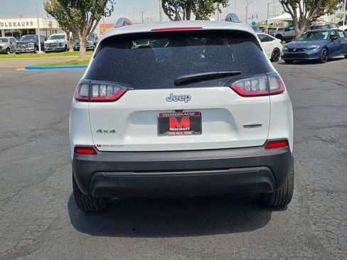 Used 2019 Jeep Cherokee Latitude w/ Popular Appearance Group AWD/4WD image 24
