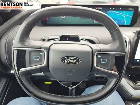 Used 2025 Ford Expedition Platinum w/ Stealth Appearance Package AWD/4WD image 9