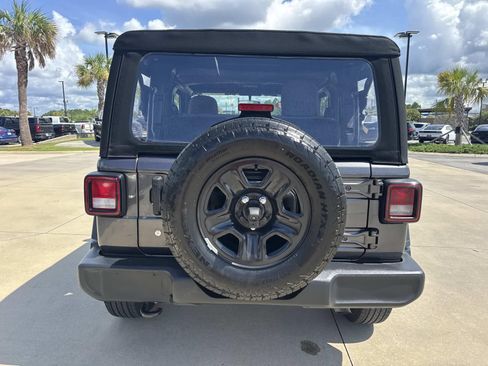 Used 2024 Jeep Wrangler Sport AWD/4WD image 6