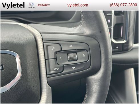 Used 2024 GMC Yukon Denali w/ Advanced Technology Package image 28