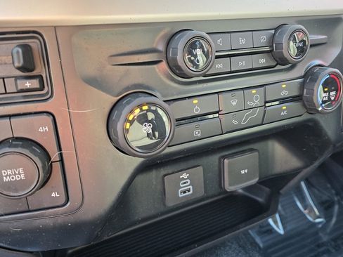 Used 2023 Ford F350 XLT image 17