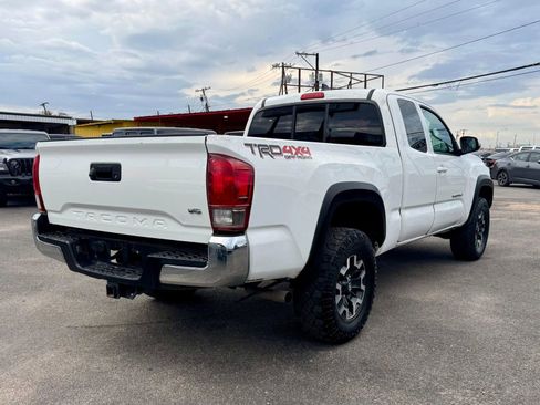 Used 2016 Toyota Tacoma TRD Off-Road w/ Towing Package image 8