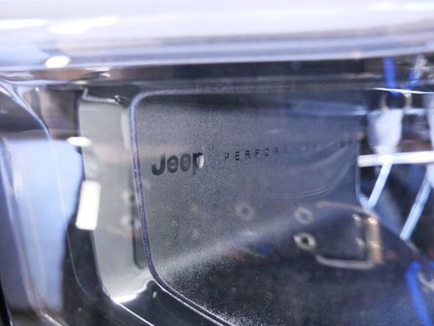 Used 2024 Jeep Grand Cherokee Laredo w/ Luxury Tech Group I image 22