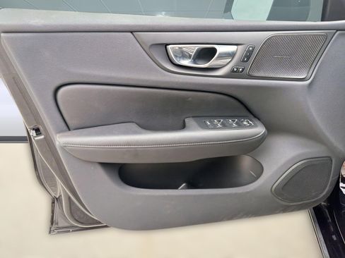Certified 2023 Volvo S60 B5 Plus AWD/4WD image 23