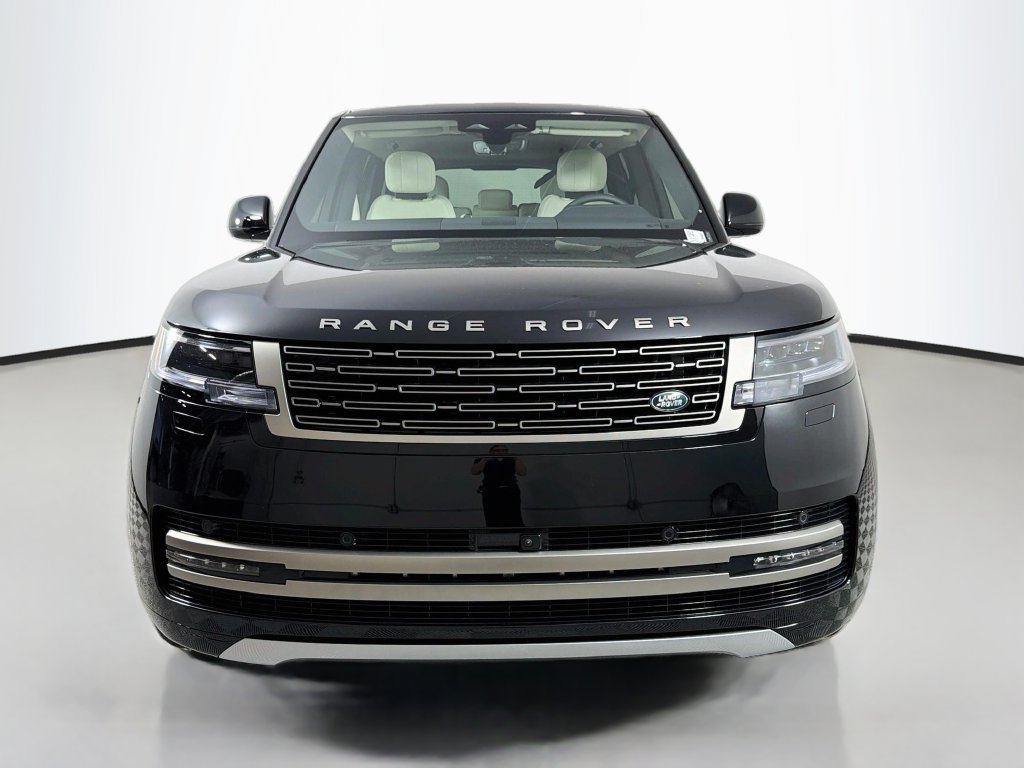 New 2027 Land Rover Range Rover Long Wheelbase SE AWD/4WD image 2