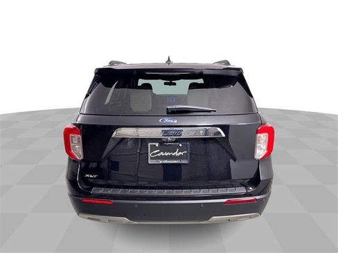 Used 2021 Ford Explorer XLT w/ Equipment Group 202A image 7