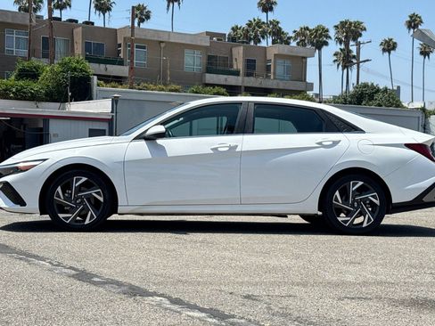 Used 2025 Hyundai Elantra SEL FWD image 7