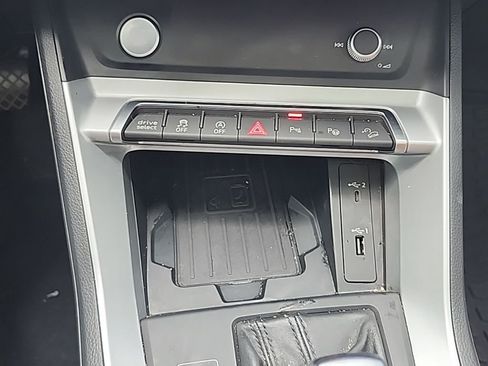 Used 2020 Audi Q3 2.0T Prestige w/ Prestige Package image 8