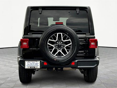 Used 2024 Jeep Wrangler Sahara image 4