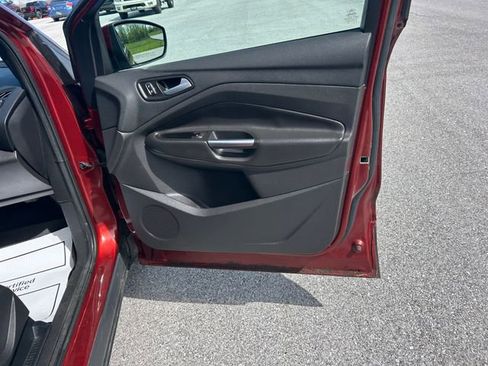 Used 2016 Ford Escape SE w/ Equipment Group 201A AWD/4WD image 30