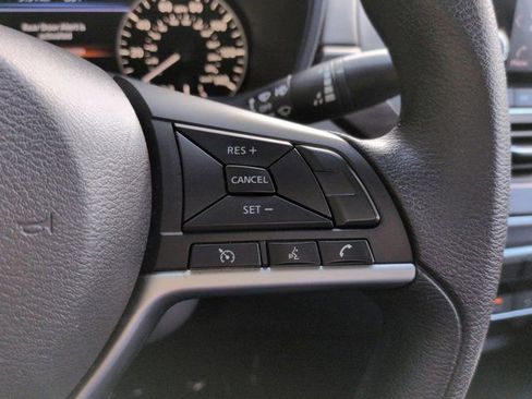 Used 2024 Nissan Altima 2.5 SV FWD image 22