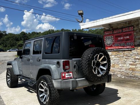 Used 2015 Jeep Wrangler Unlimited Sport w/ Quick Order Package 24S AWD/4WD image 4