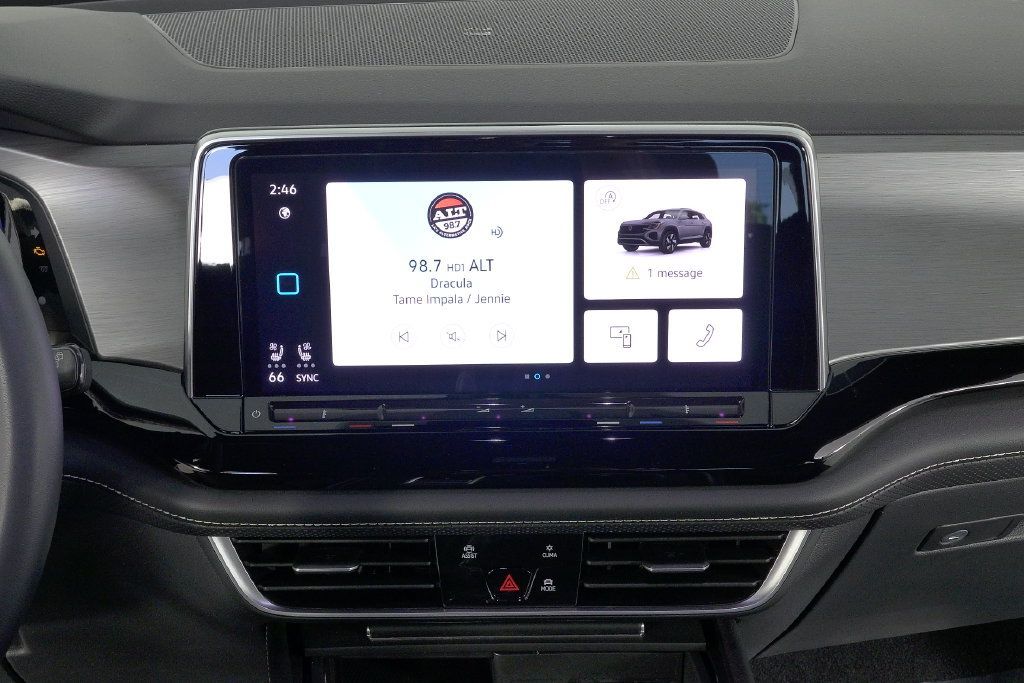 Used 2024 Volkswagen Atlas Cross Sport SE FWD image 25