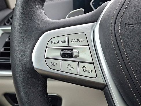 Used 2024 BMW X7 xDrive40i w/ Premium Package image 23