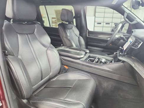 Used 2022 Jeep Wagoneer Series II RWD image 43