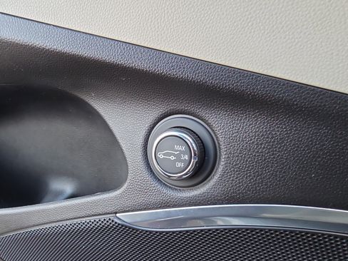 Used 2018 Buick Enclave Essence image 15