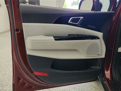 Used 2022 Kia Carnival SX Prestige FWD image 32