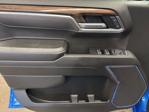 Used 2025 Chevrolet Silverado 1500 LT AWD/4WD image 10