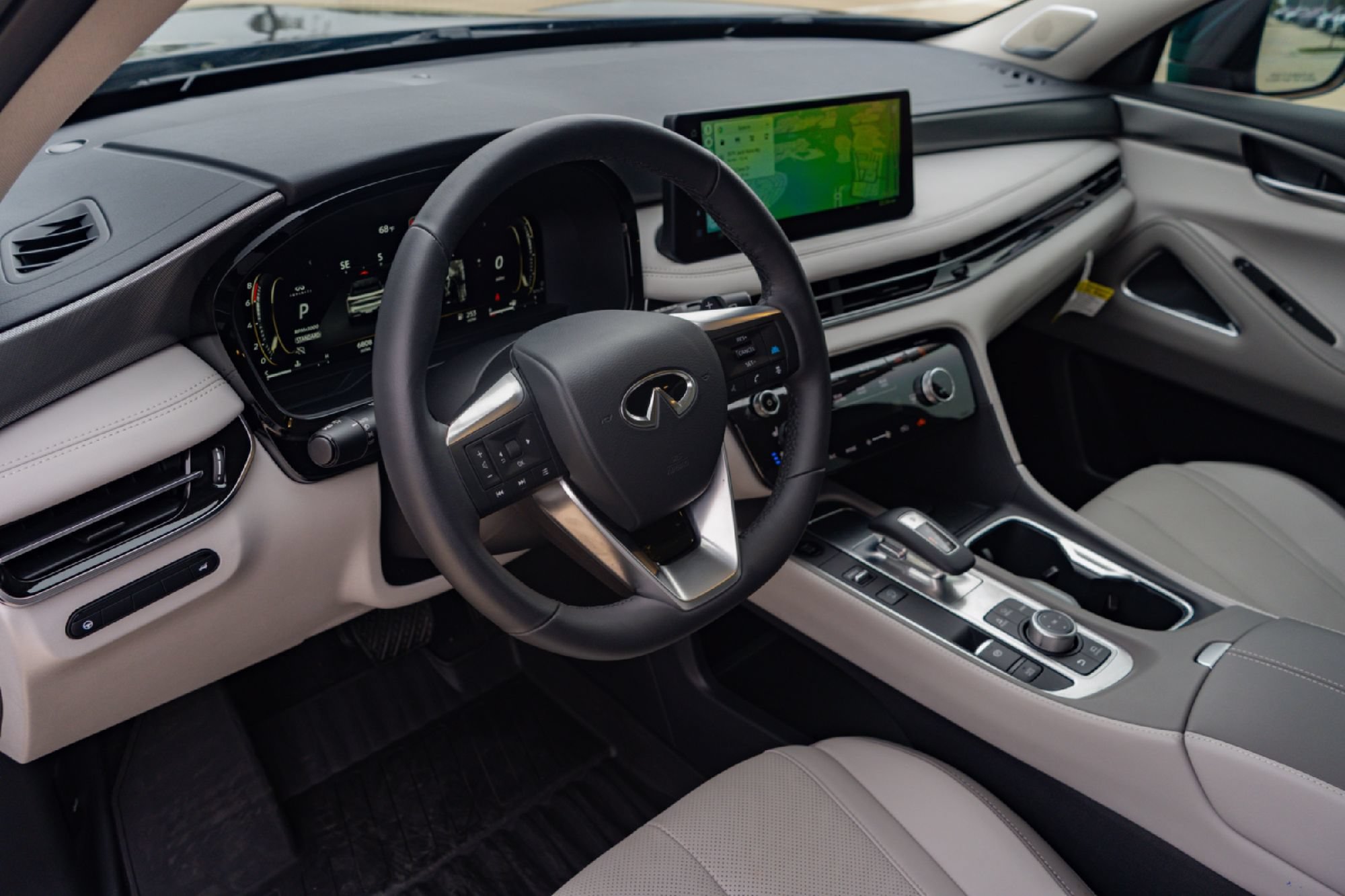 Certified 2027 INFINITI QX60 Luxe w/ Family Package FWD image 8