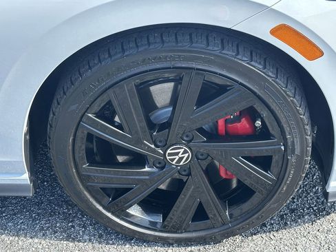 Used 2022 Volkswagen GTI SE image 14