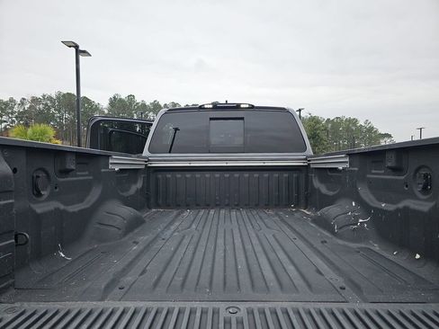 Used 2023 Nissan Titan PRO-4X image 15