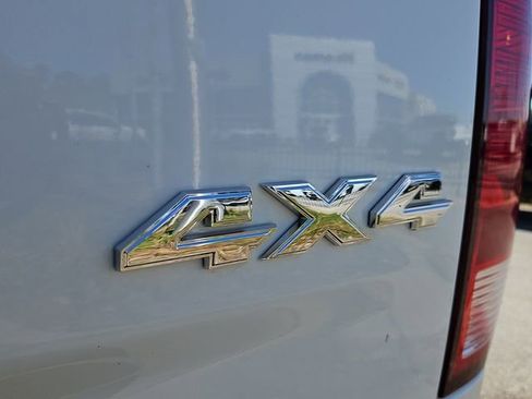 Used 2017 RAM 2500 Tradesman w/ Chrome Appearance Group image 24