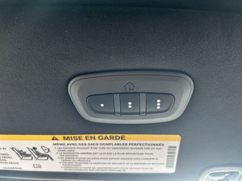 New 2026 Chrysler Pacifica Pinnacle image 40