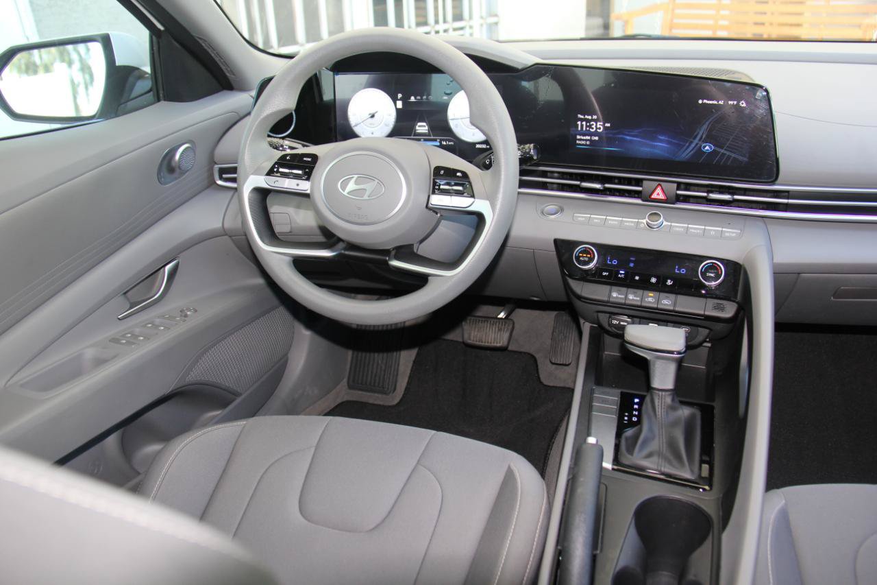 Used 2024 Hyundai Elantra SEL FWD image 9