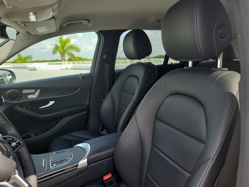 Used 2020 Mercedes-Benz GLC 300 image 21