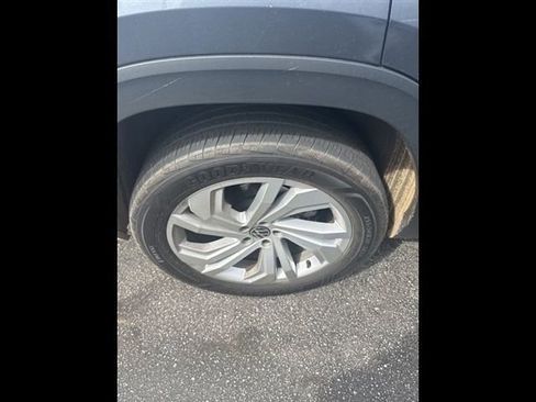 Used 2023 Volkswagen Atlas SE w/ Panoramic Sunroof Package FWD image 16