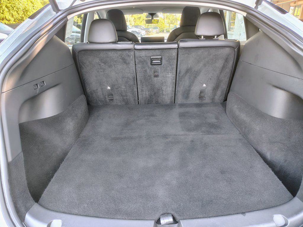 Used 2022 Tesla Model Y Performance AWD/4WD image 16