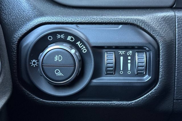 Used 2022 Jeep Gladiator Sport AWD/4WD image 42