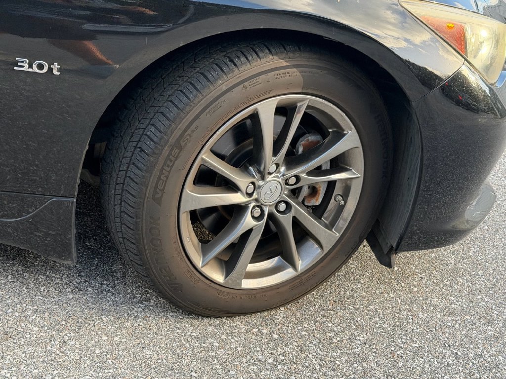 Used 2017 INFINITI Q50 Signature Edition w/ Cargo Package (L95) RWD image 9