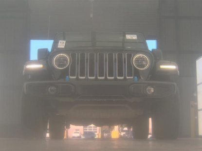 Used 2022 Jeep Wrangler Unlimited Sahara w/ Cold Weather Group AWD/4WD image 11