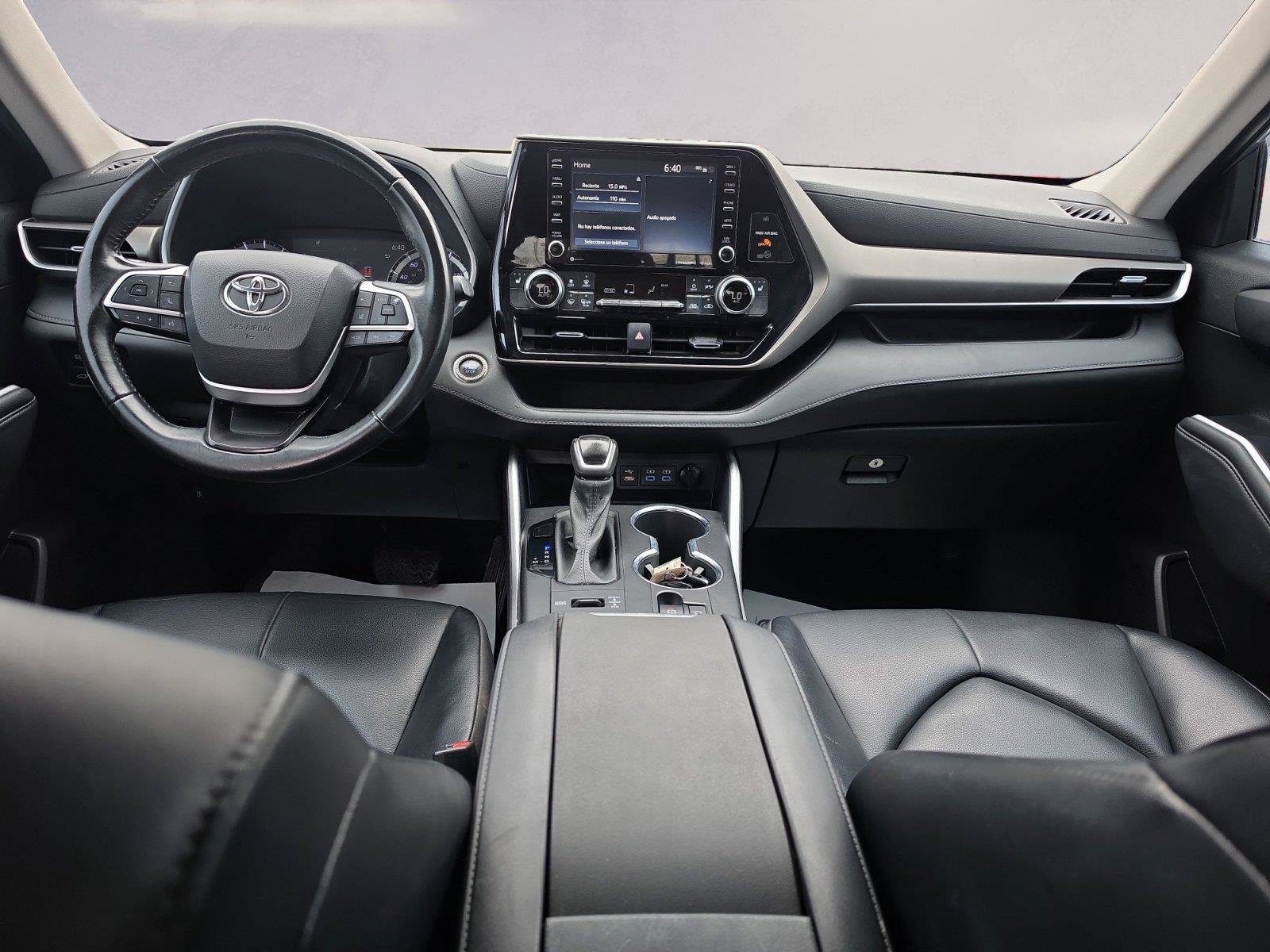 Used 2022 Toyota Highlander XLE AWD/4WD image 10