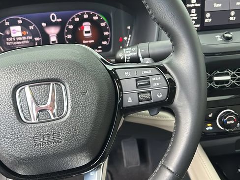 Used 2023 Honda Accord Touring image 18