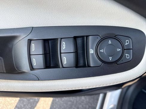 Used 2025 Buick Encore GX Avenir w/ Avenir Technology Package FWD image 22