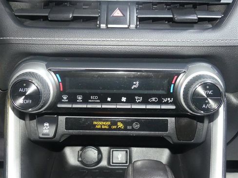 Used 2021 Toyota RAV4 LE image 35