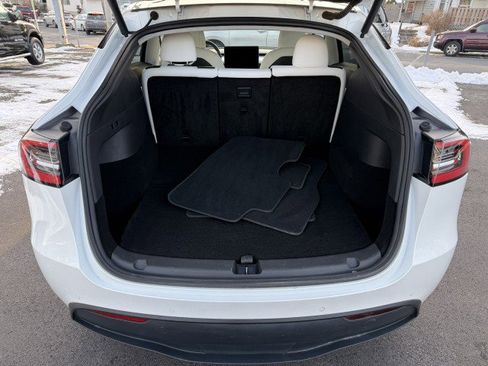 Used 2020 Tesla Model Y Long Range image 23