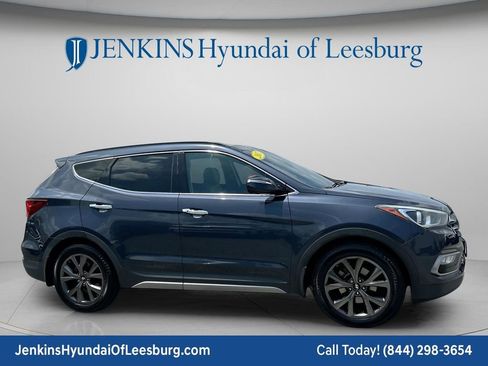 Used 2017 Hyundai Santa Fe Sport FWD image 2
