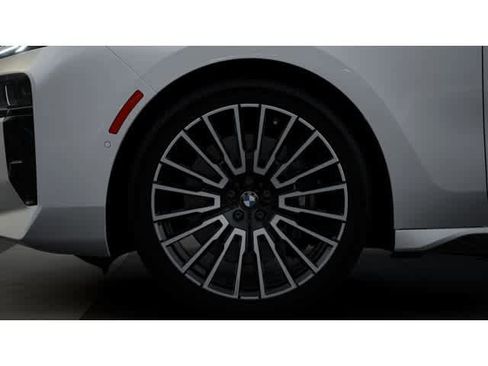 New 2026 BMW 740i w/ Premium Package image 7