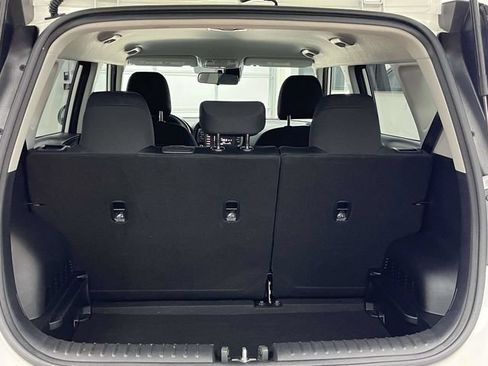 Used 2025 Kia Soul LX w/ LX Technology Package FWD image 22