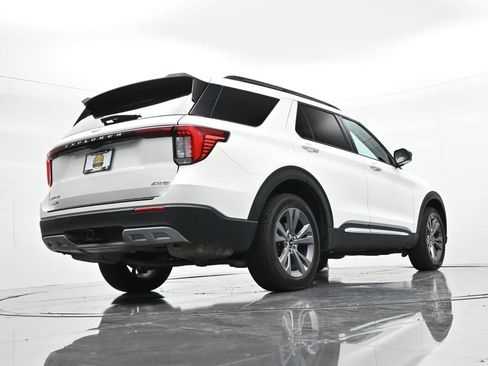 Used 2025 Ford Explorer Active w/ Active Comfort Package AWD/4WD image 22