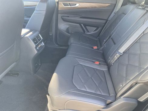 New 2026 Volkswagen Atlas SE image 13