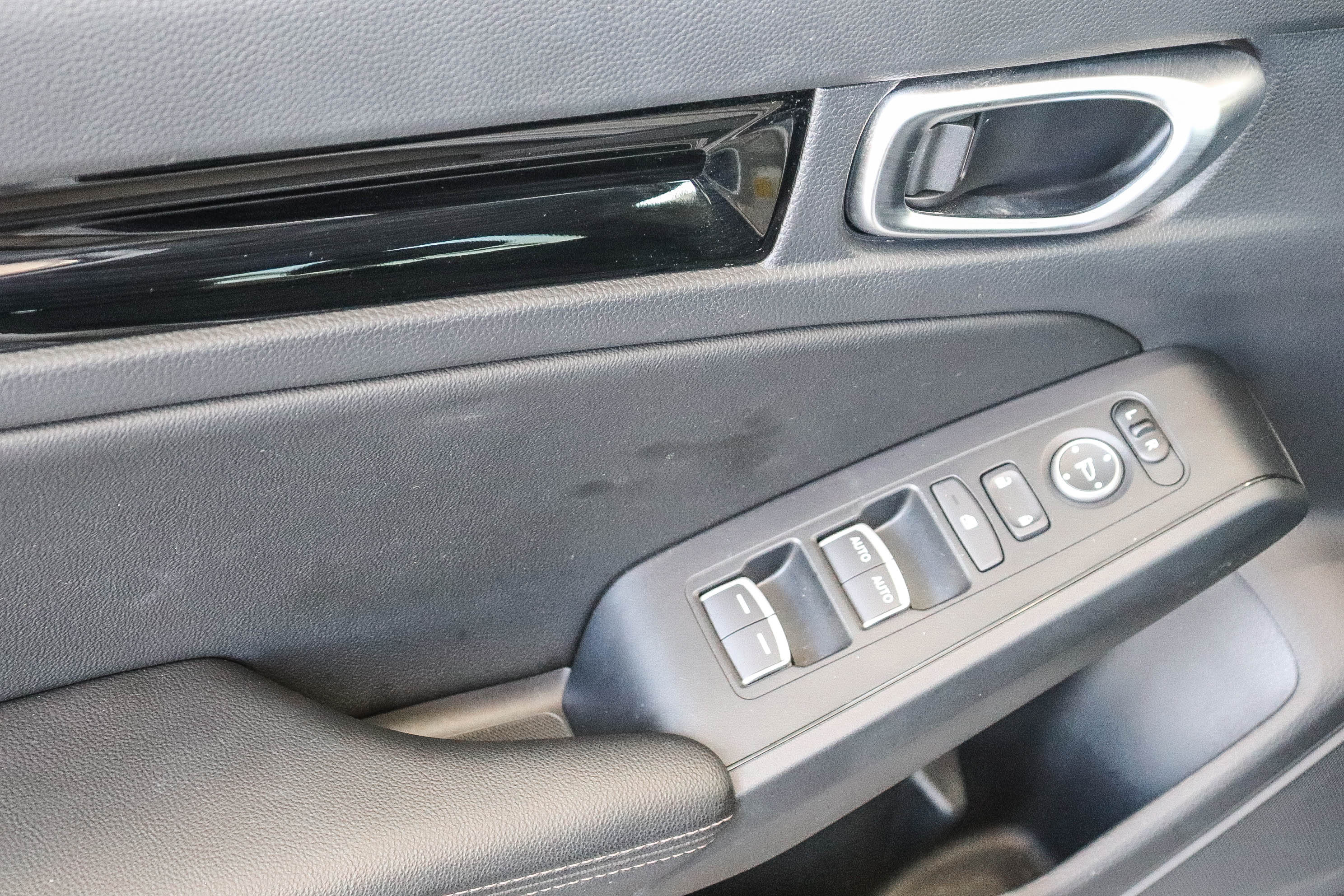Certified 2024 Honda Civic EX-L image 25